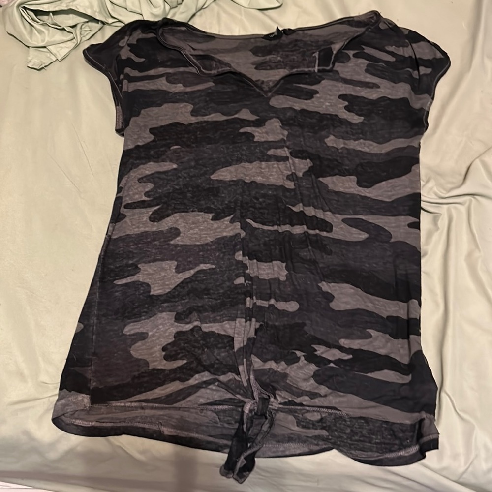 Lucky brand, medium, camouflage tee